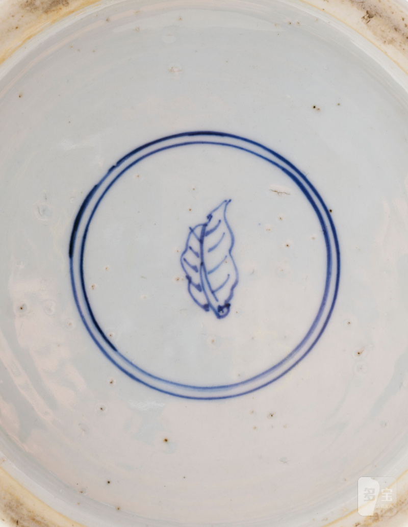 PAIRE DE POTICHES COUVERTES EN PORCELAINE BLEU BLANC, CÉLADON ET ROUGE DE CUIVRE  CHINE, DYNASTIE QING, ÉPOQUE KANGXI (1662-1722) - 图4
